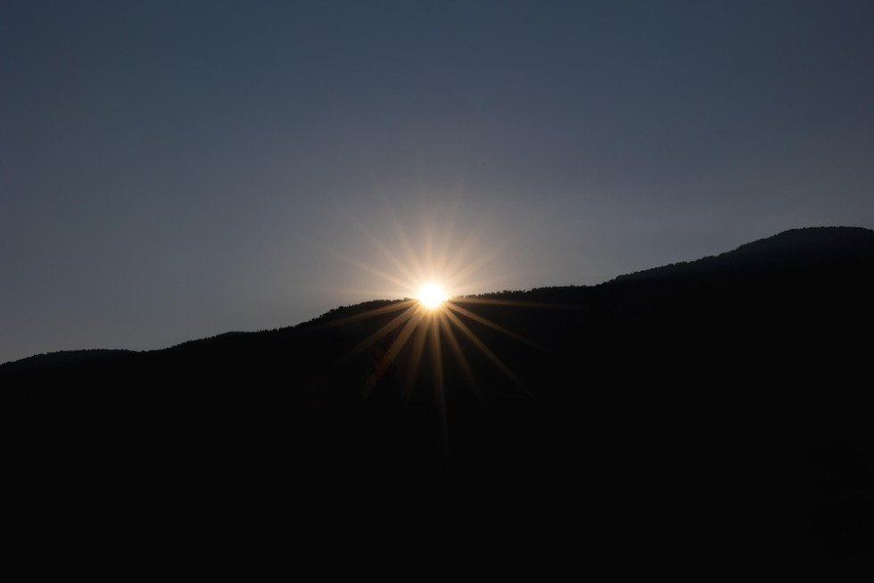 theotherkev-mountain-8120620_1920.jpg