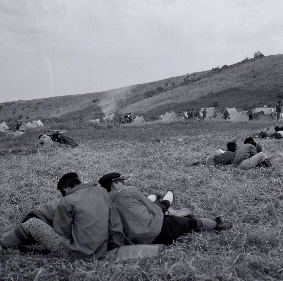 1964_부산등산대회6_북문 캠프.jpg
