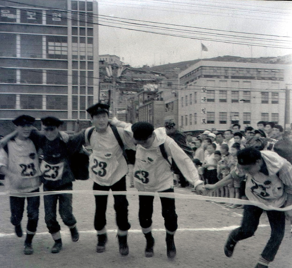 1964_부산등산대회11_결승범.jpg