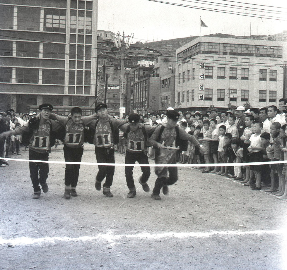 1964_부산등산대회12_결승범.jpg
