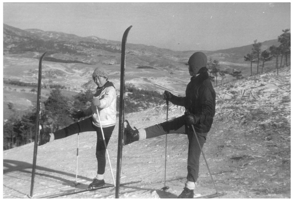 1959 이화여자대학교산악부 스키 강습_1.jpg