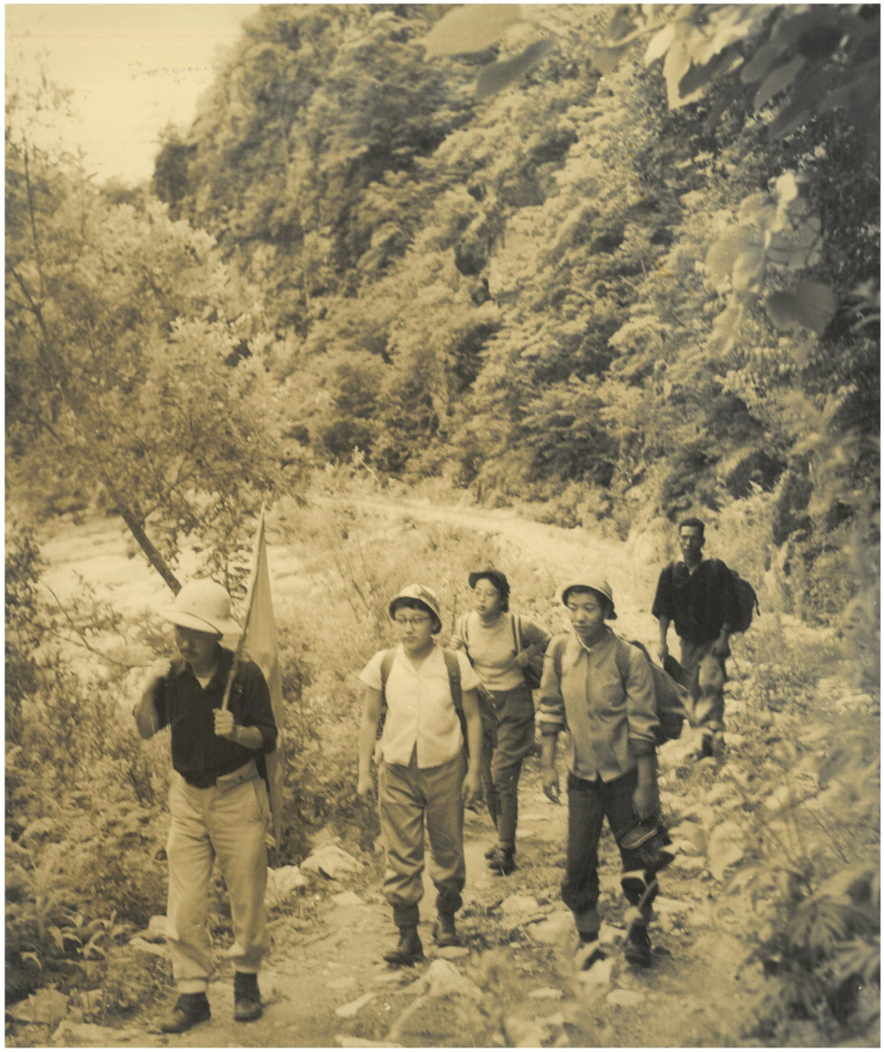 1964 이화여자대학교산악부 두타산 등반_2.jpg